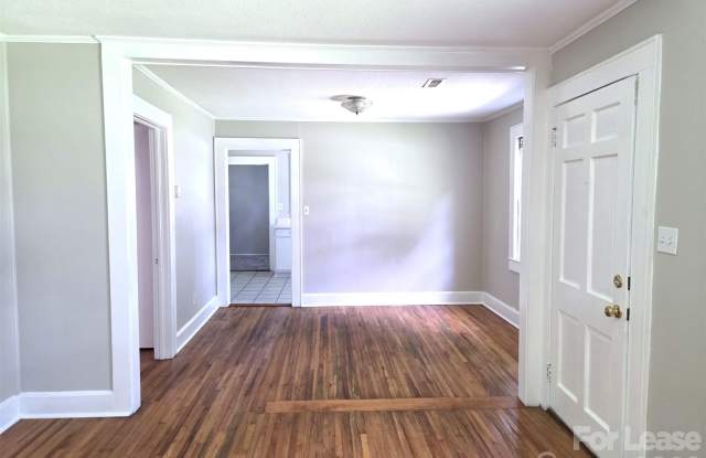 244 Dakota Street Gallery 3