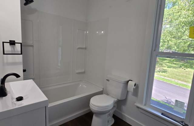 360 East Bowman Street - 2 Gallery 2