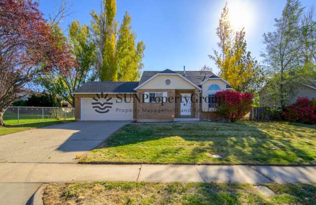 Great Updated Family Home in Excellent Clinton Location! photos photos