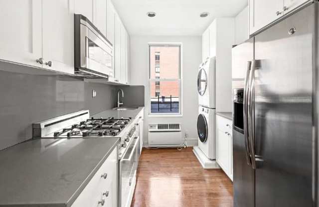 159 E 81st St Gallery 3