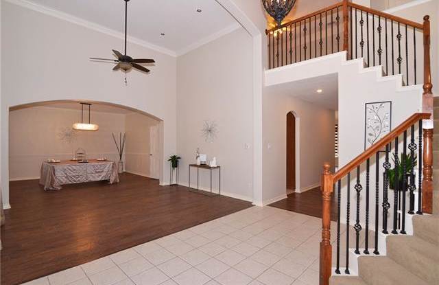 8120 Spring Valley Lane Gallery 4