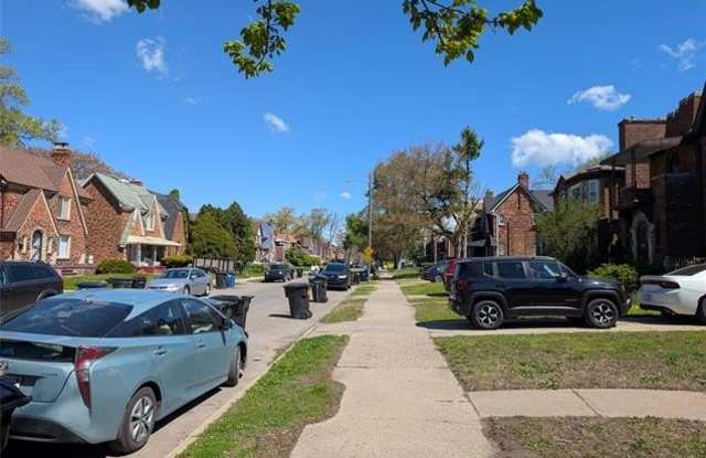 17530 Roselawn Street Gallery 3