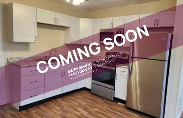 2 Bedroom Home with Large Kitchen.  Pet Friendly!!! photos photos