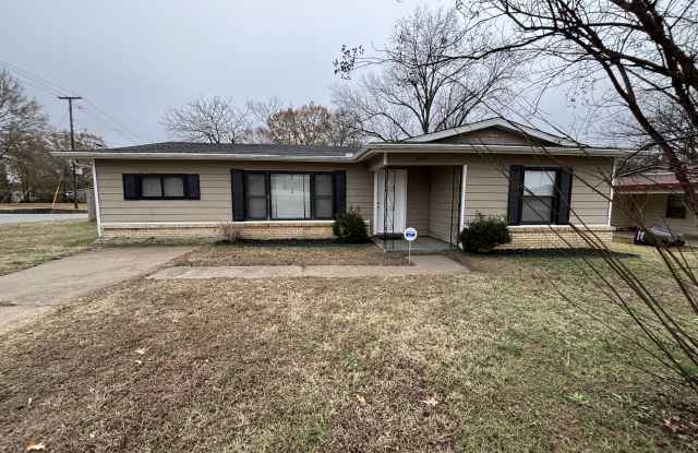 1501 School Dr photos photos