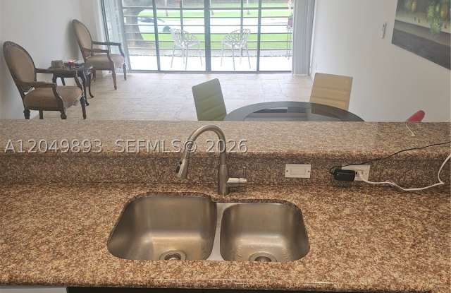 20400 W Country Club Dr Gallery 4