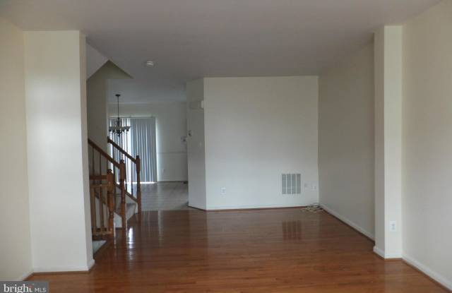 243 CONNERY TERRACE SW Gallery 3