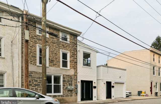 17 JEFFERSON Street Gallery 2