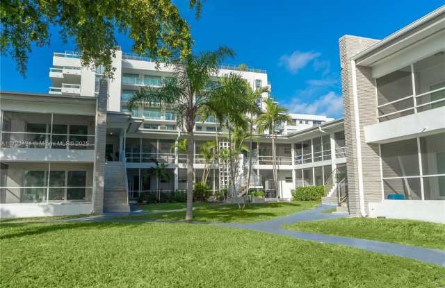 9200 E Bay Harbor Dr - 9200 East Bay Harbor Drive, Bay Harbor Islands, FL 33154