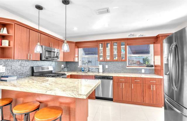 8261 Southwest 27th Street photos photos