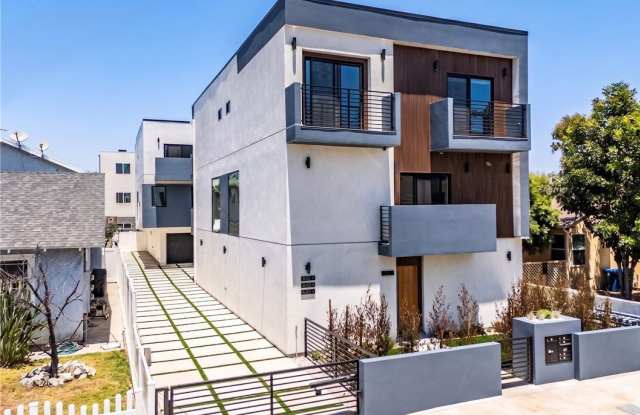 11313 Collins Street photos photos