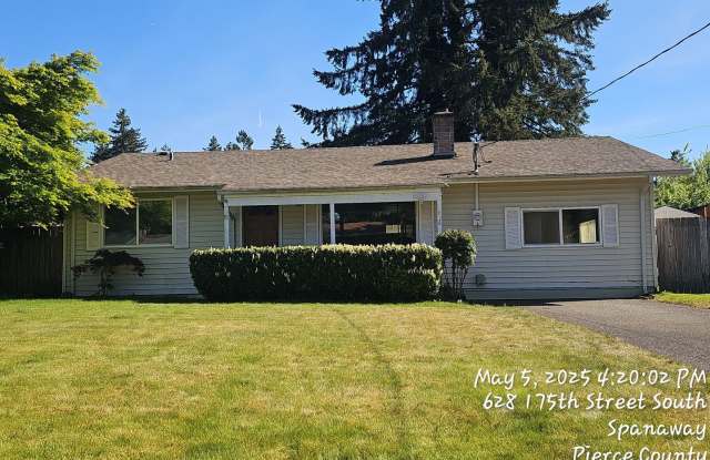 Spanaway rambler home - 3 bedrooms 1 bath, Plus bonus room - 15 min from back gate Lewis/McCord! Available NOW! photos photos