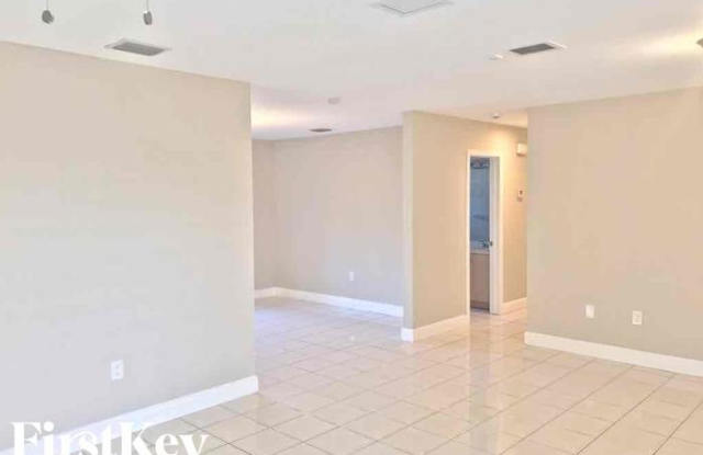 19740 Southwest 87th Place Gallery 3