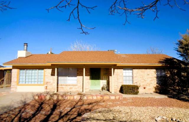 Exquisite Single Level Upper Valley Home With Refrigerated Air Located In Quiet Neighborhood photos photos