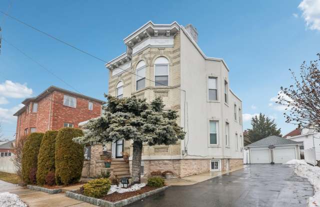 239 DESOTO PL photos photos