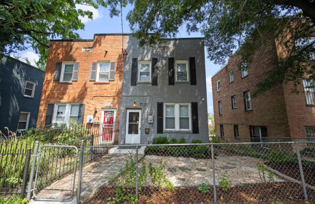 Beautiful- 3Bed/2Bath Townhome! photos photos