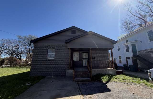 A charming and comfortable 2-bedroom, 1-bath unfurnished home photos photos