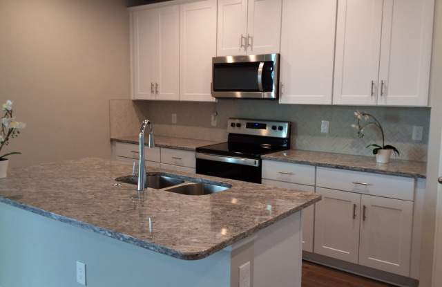 Stunning 2 floors 4/3 Water View Home x Rent is located close to Lake Nona Medical City, Theme Parks, International Airport, Cocoa Beach, and Melbourne Beach. Gallery 4