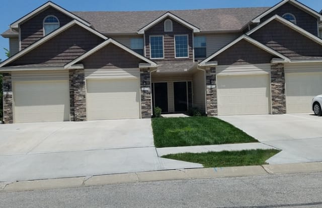 2176 Southwest Timbertrace Lane - 2176 SW Timbertrace Ln, Lee's Summit, MO 64082