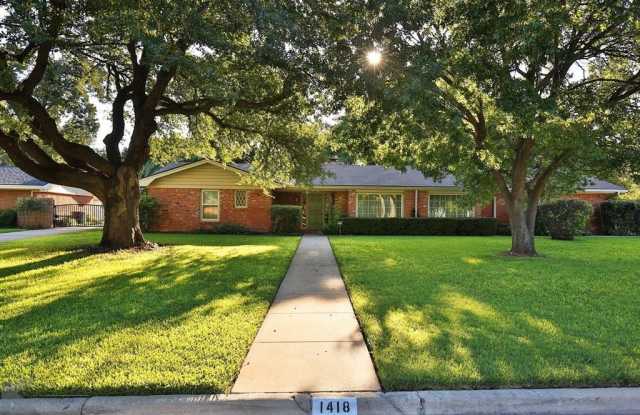 1418 Elmwood Drive - 1418 Elmwood Drive, Abilene, TX 79605