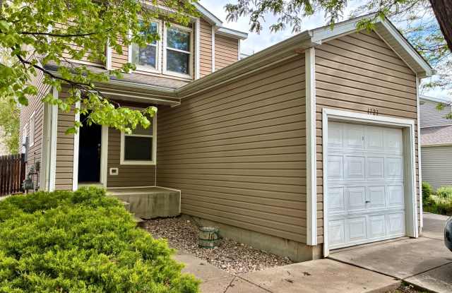 Beautiful 3 Bedroom 2 Bath Townhome with Attached 1 Car Garage for Rent in Northwest Loveland, CO photos photos Beautiful 3 Bedroom 2 Bath Townhome with Attached 1 Car Garage for Rent in Northwest Loveland, CO photos photos
