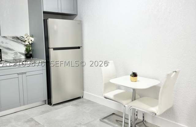 2420 Bermuda Dr Gallery 1