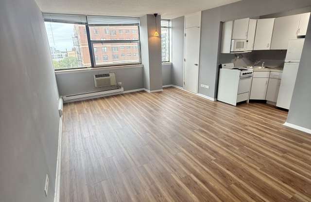 3110 N Sheridan Rd Gallery 2