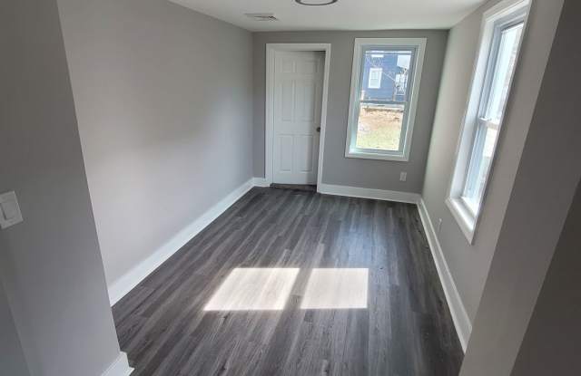 Newly Renovated 3 bedroom, 1.5 Bath House-Ready for move in! photos photos