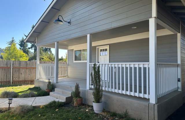 Beautiful 1 bedroom 1 bath house in Springfield! photos photos