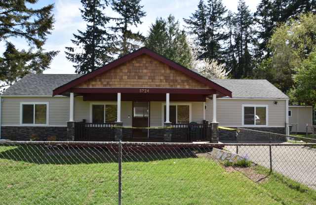 Beautiful 4-Bedroom Lakewood Home with Spacious Yard Near JBLM photos photos