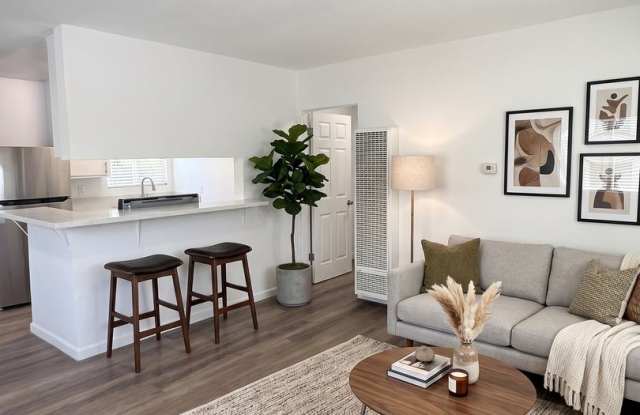 2231 S. Hauser Blvd. photos photos