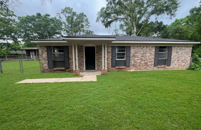 3 Bedroom Single Family House 1253 Athey Rd in Mobile, AL 36608 photos photos