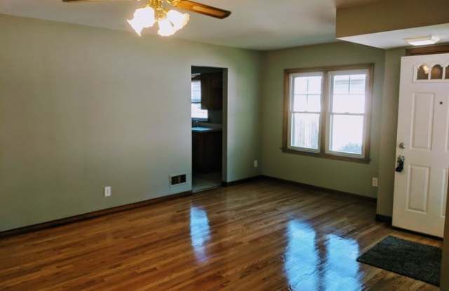 6910 Ridgeland Avenue Gallery 3