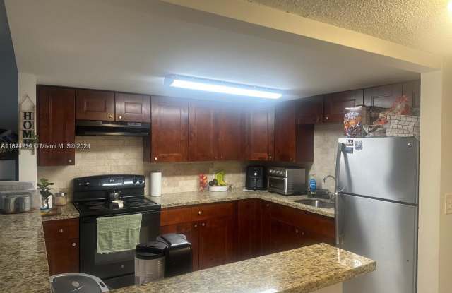 11131 Royal Palm Blvd photos photos