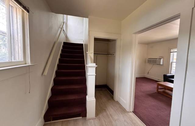 6 Bed/3 Bath Private Home Available May '27 Gallery 4