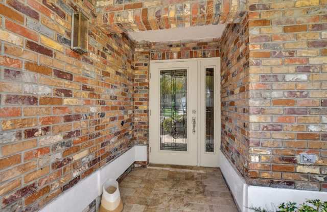 10065 Camelback Lane Gallery 4