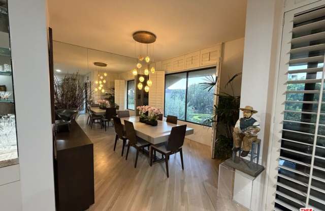 2415 Century Hill Gallery 3