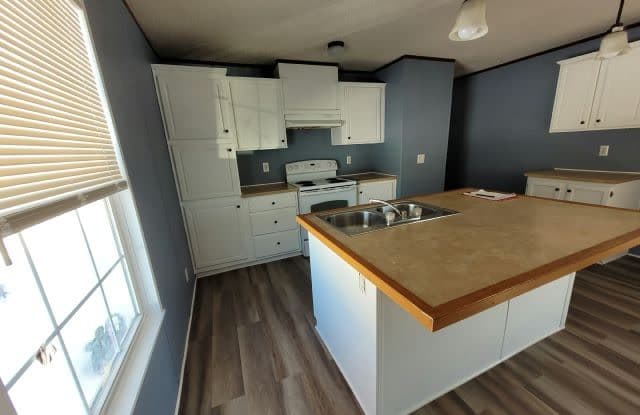 11159 - 5th St NE - 11159 5th Street Northeast, Blaine, MN 55434