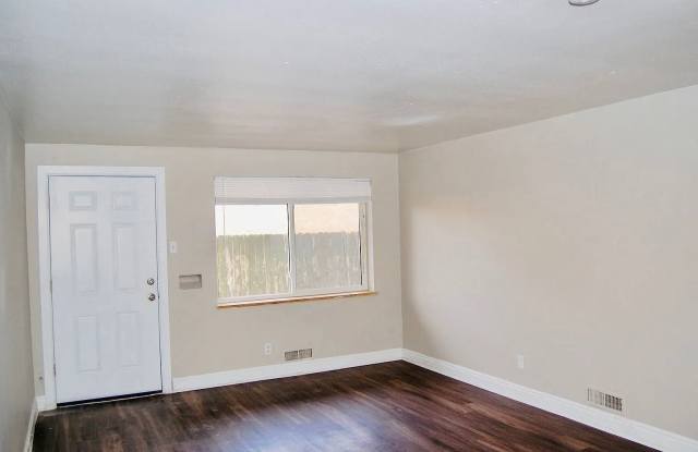 Updated 3BR • Parking • Private Entry • $1,650 photos photos Updated 3BR • Parking • Private Entry • $1,650 photos photos