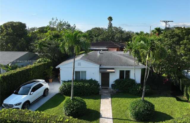 6290 SW 42nd Ter - 6290 Southwest 42nd Terrace, South Miami, FL 33155