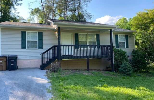 Knoxville 37920 - 3 bedroom, 2 bath home with fenced yard- Contact Ed Johnson (865) 924-5045 photos photos
