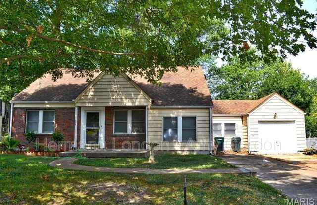 431 N Geyer Gallery 1