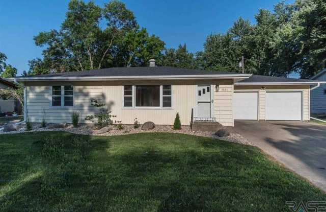 Newly remodeled home in McKennan Park area! Modern kitchen and baths! Subway tile! Gallery 1