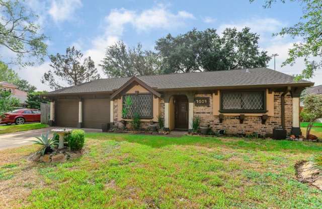 7507 Barberton Drive Gallery 2