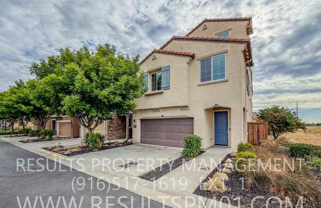 Beautiful and Spacious 5 Bed w Loft Home photos photos Beautiful and Spacious 5 Bed w Loft Home photos photos