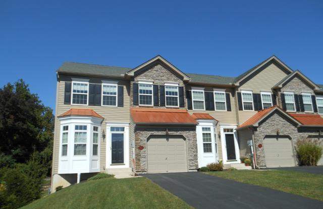 2 Hillside Court - 2 North Hillside Court, Northampton County, PA 18045
