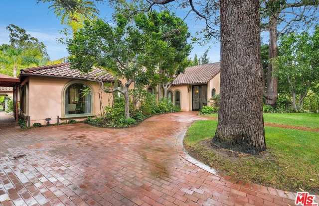 616 N Maple Dr Gallery 3