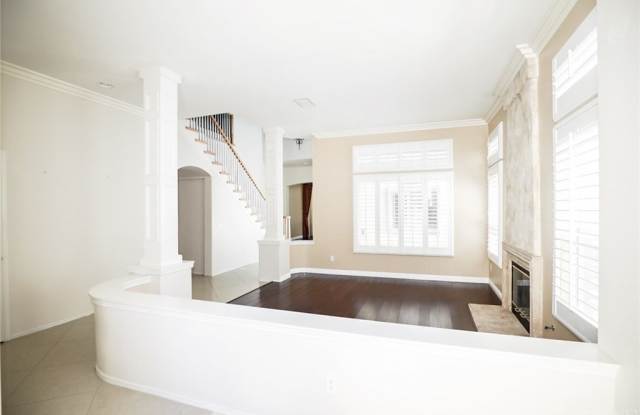 6176 Bryndale Avenue Gallery 3