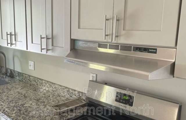 456 Birney Street NE photos photos