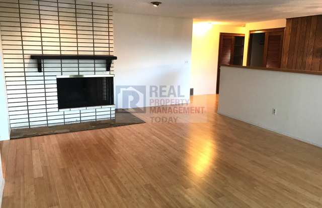 1149 Bridgeview Drive Gallery 3