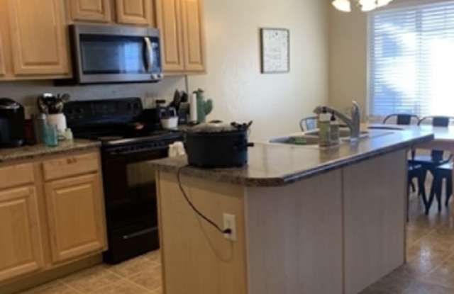 Three Bedroom - Two and Half Bath - Two Story Townhouse - 1283 Cattail Drive, Spanish Fork, UT 84660